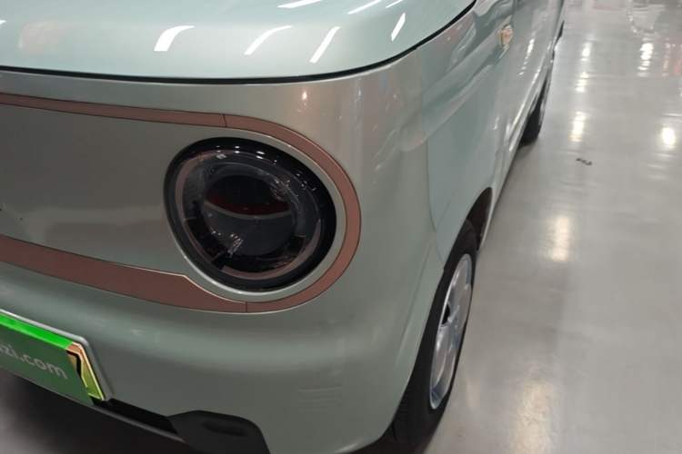 Used Geely Galaxy Panda 2023 Panda Mini 200km Endurance Bear Left Front Headlight