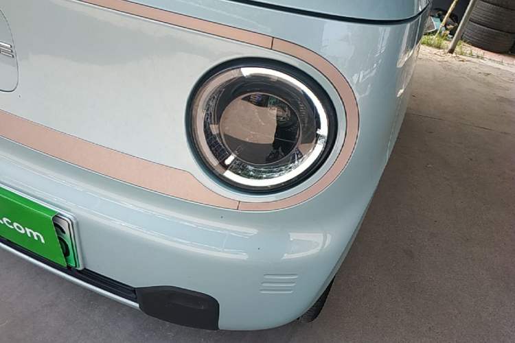 Used Geely Galaxy Panda 2023 Panda Mini 200km Endurance Bear Left Front Headlight