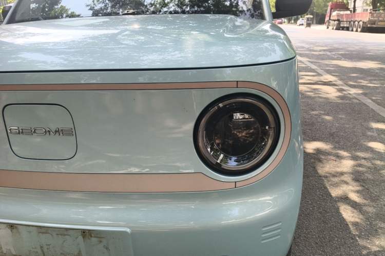 Used Geely Galaxy Panda 2023 Panda Mini 200km Endurance Bear Left Front Headlight