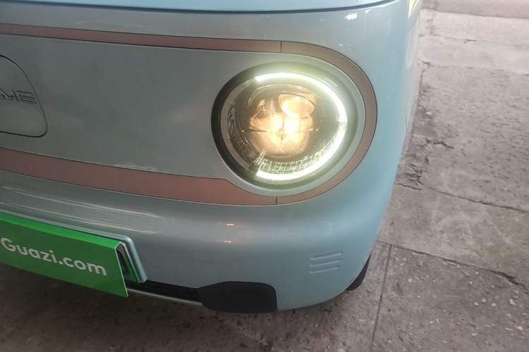 Used Geely Galaxy Panda 2023 Panda Mini 200km Endurance Bear Left Front Headlight