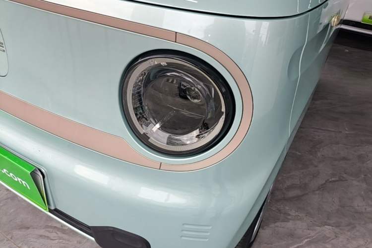 Used Geely Galaxy Panda 2023 Panda Mini 200km Endurance Bear Left Front Headlight