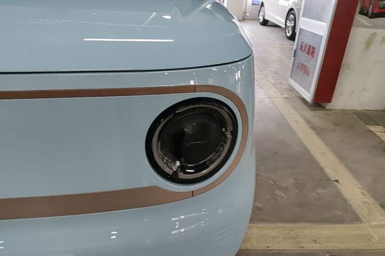 Used Geely Galaxy Panda 2023 Panda Mini 200km Endurance Bear Left Front Headlight