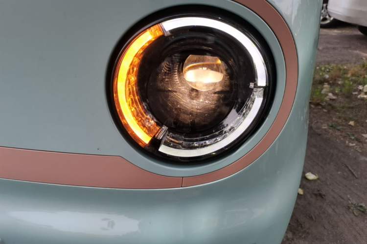 Used Geely Galaxy Panda 2023 Panda Mini 200km Endurance Bear Left Front Headlight