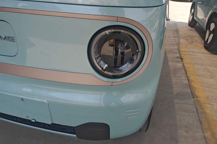 Used Geely Galaxy Panda 2023 Panda Mini 200km Endurance Bear Left Front Headlight