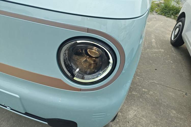 Used Geely Galaxy Panda 2023 Panda Mini 200km Endurance Bear Left Front Headlight