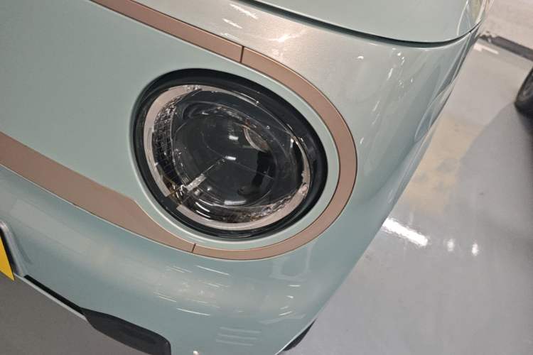 Used Geely Galaxy Panda 2023 Panda Mini 200km Endurance Bear Left Front Headlight