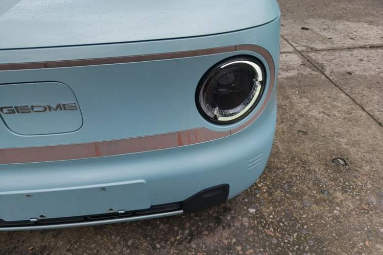 Used Geely Galaxy Panda 2023 Panda Mini 200km Endurance Bear Left Front Headlight
