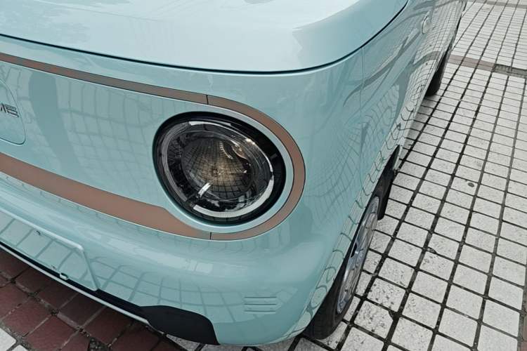 Used Geely Galaxy Panda 2023 Panda Mini 200km Endurance Bear Left Front Headlight