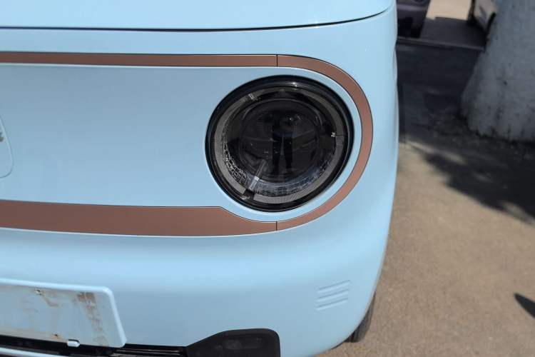 Used Geely Galaxy Panda 2023 Panda Mini 200km Endurance Bear Left Front Headlight