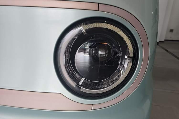 Used Geely Galaxy Panda 2023 Panda Mini New Year Edition Treasure Bear Left Front Headlight