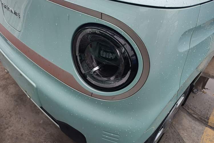Used Geely Galaxy Panda 2023 Panda Mini 200km Endurance Bear Left Front Headlight