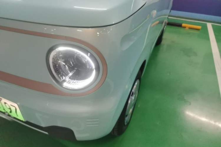 Used Geely Galaxy Panda 2023 Panda Mini 120km Super Cute Bear Left Front Headlight