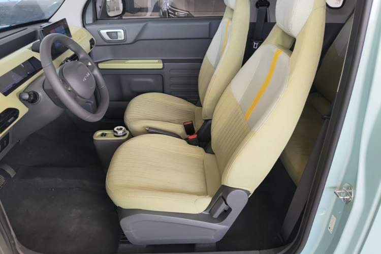 Used Geely Galaxy Panda 2023 Panda Mini 200km Endurance Bear Left Front Seat