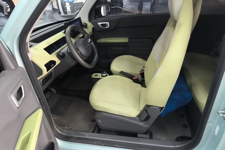 Used Geely Galaxy Panda 2023 Panda Mini 200km Endurance Bear Left Front Seat