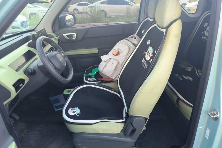 Used Geely Galaxy Panda 2023 Panda Mini 120km Super Cute Bear Left Front Seat