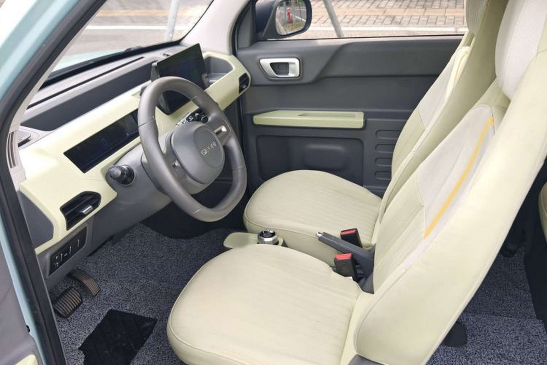 Used Geely Galaxy Panda 2023 Panda Mini 200km Endurance Bear Left Front Seat