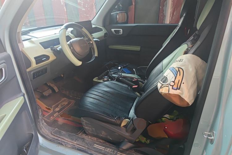 Used Geely Galaxy Panda 2023 Panda Mini 200km Endurance Bear Left Front Seat