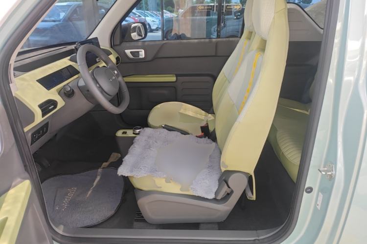 Used Geely Galaxy Panda 2023 Panda Mini 200km Endurance Bear Left Front Seat