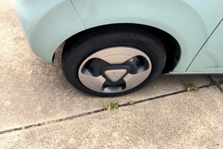 Used Geely Galaxy Panda 2023 Panda Mini 200km Dynamic Bear Left Front Wheel Hub