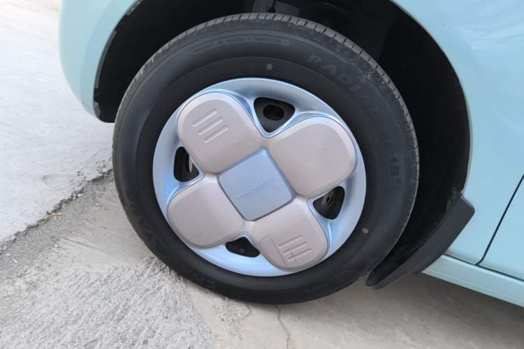 Used Geely Galaxy Panda 2023 Panda Mini 200km Endurance Bear Left Front Wheel Hub