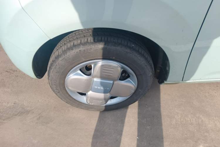 Used Geely Galaxy Panda 2023 Panda Mini 200km Endurance Bear Left Front Wheel Hub