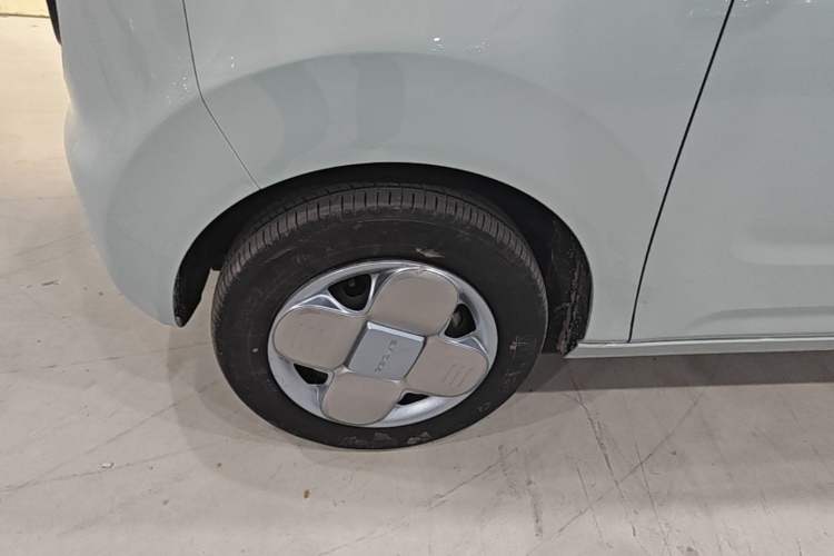 Used Geely Galaxy Panda 2023 Panda Mini 200km Endurance Bear Left Front Wheel Hub