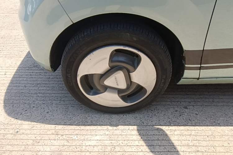 Used Geely Galaxy Panda 2023 Panda Mini 200km Dynamic Bear Left Front Wheel Hub