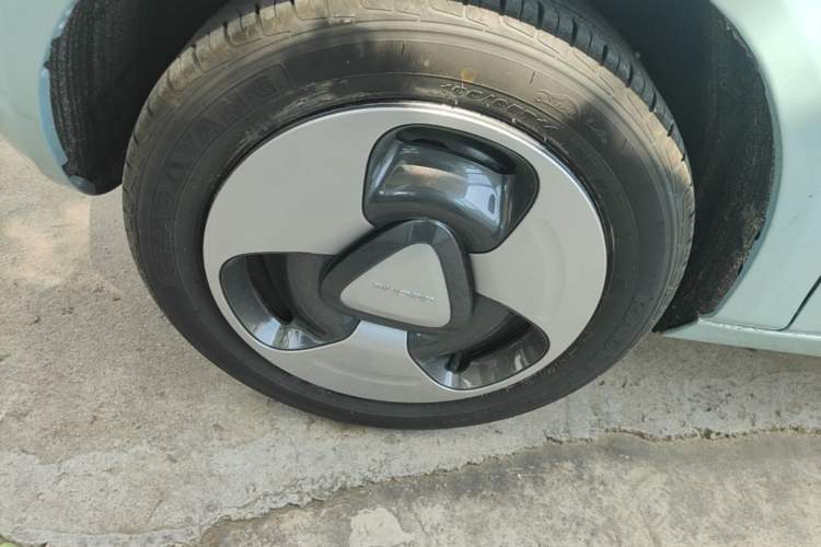 Used Geely Galaxy Panda 2023 Panda Mini 200km Dynamic Bear Left Front Wheel Hub