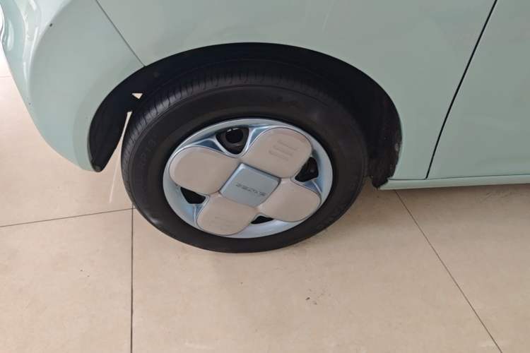Used Geely Galaxy Panda 2023 Panda Mini 200km Endurance Bear Left Front Wheel Hub
