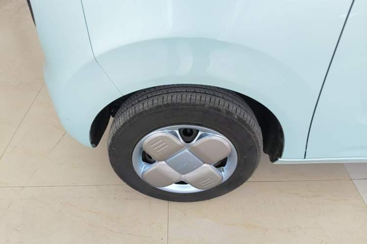 Used Geely Galaxy Panda 2023 Panda Mini 200km Endurance Bear Left Front Wheel Hub