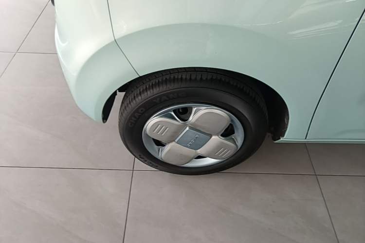 Used Geely Galaxy Panda 2023 Panda Mini 200km Endurance Bear Left Front Wheel Hub