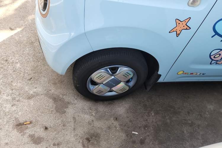 Used Geely Galaxy Panda 2023 Panda Mini 200km Endurance Bear Left Front Wheel Hub