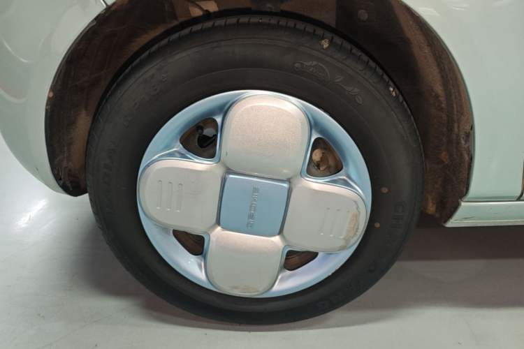 Used Geely Galaxy Panda 2023 Panda Mini 200km Endurance Bear Left Front Wheel Hub
