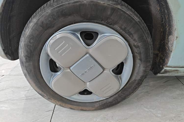 Used Geely Galaxy Panda 2023 Panda Mini 200km Endurance Bear Left Front Wheel Hub