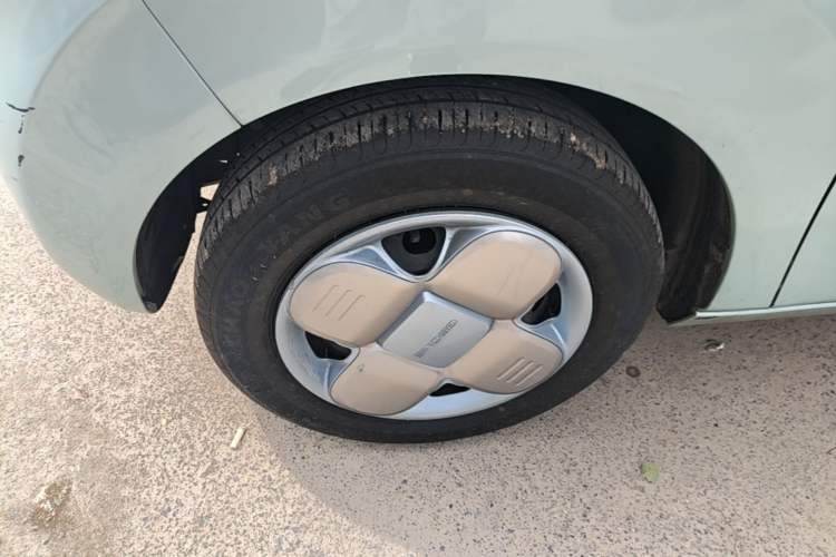 Used Geely Galaxy Panda 2023 Panda Mini 200km Endurance Bear Left Front Wheel Hub