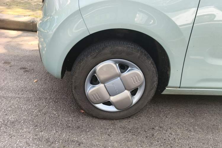 Used Geely Galaxy Panda 2023 Panda Mini 200km Endurance Bear Left Front Wheel Hub