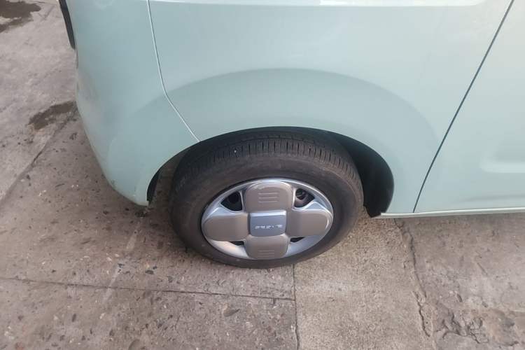Used Geely Galaxy Panda 2023 Panda Mini 200km Endurance Bear Left Front Wheel Hub