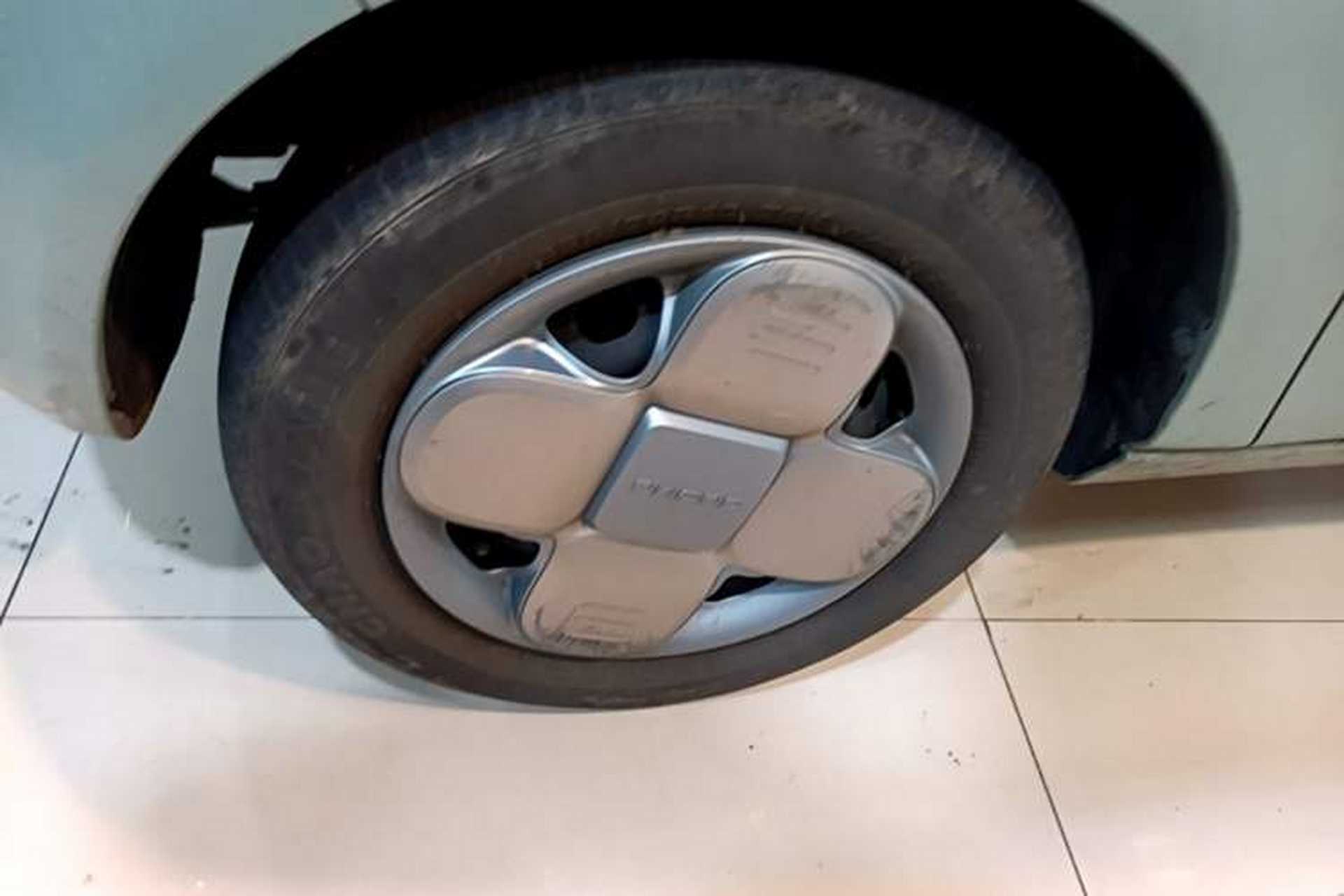 Used Geely Galaxy Panda 2023 Panda Mini 200km Endurance Bear Left Front Wheel Hub