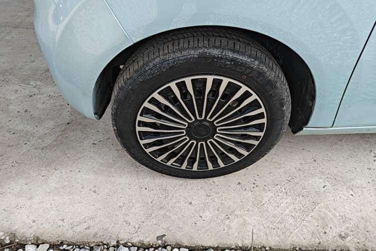 Used Geely Galaxy Panda 2023 Panda Mini 200km Dynamic Bear Left Front Wheel Hub