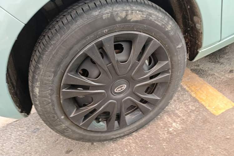 Used Geely Galaxy Panda 2023 Panda Mini 200km Dynamic Bear Left Front Wheel Hub