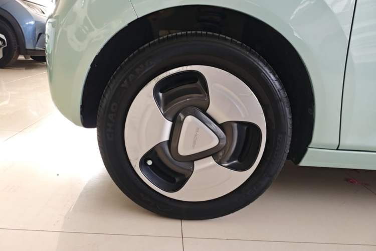 Used Geely Galaxy Panda 2023 Panda Mini 200km Dynamic Bear Left Front Wheel Hub