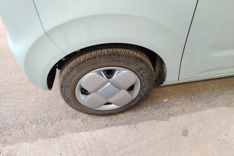 Used Geely Galaxy Panda 2023 Panda Mini 120km Super Cute Bear Left Front Wheel Hub