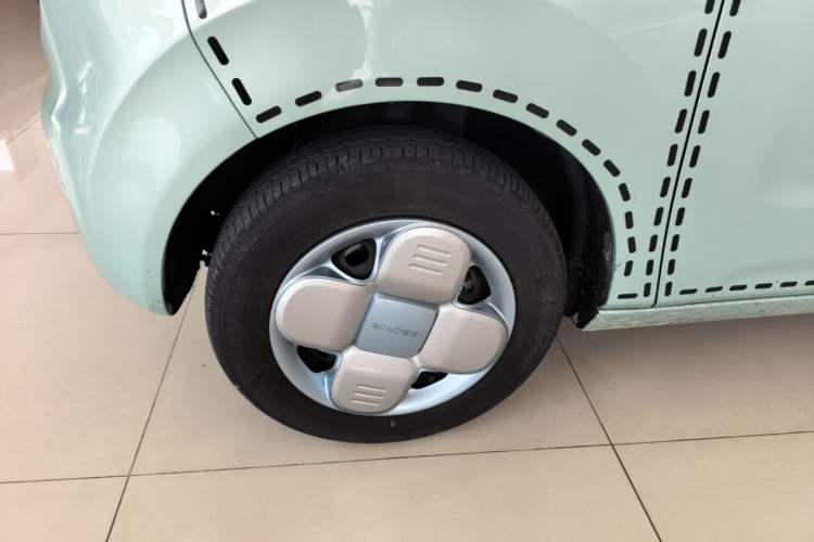 Used Geely Galaxy Panda 2023 Panda Mini 200km Endurance Bear Left Front Wheel Hub