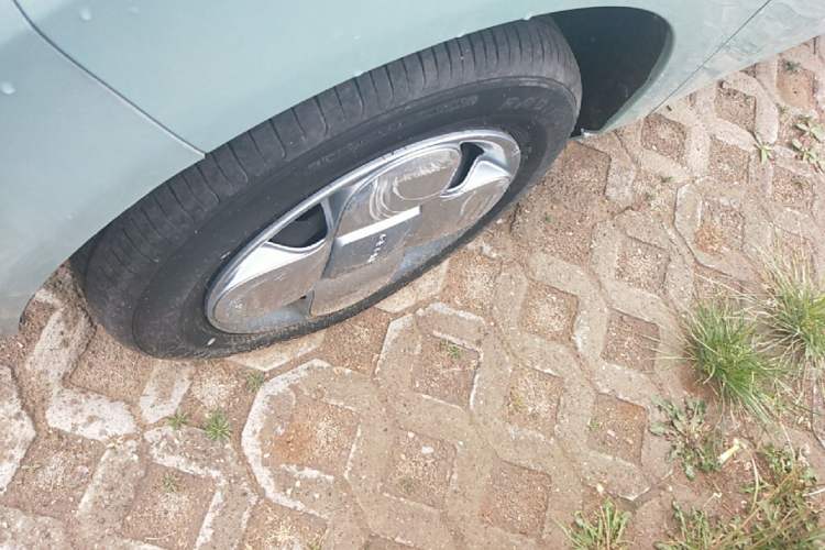 Used Geely Galaxy Panda 2023 Panda Mini 200km Endurance Bear Left Front Wheel Hub