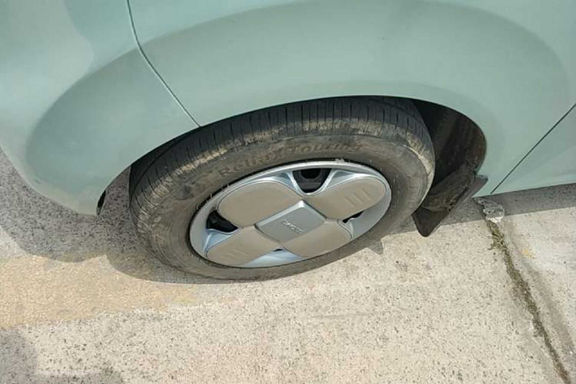 Used Geely Galaxy Panda 2023 Panda Mini 200km Endurance Bear Left Front Wheel Hub
