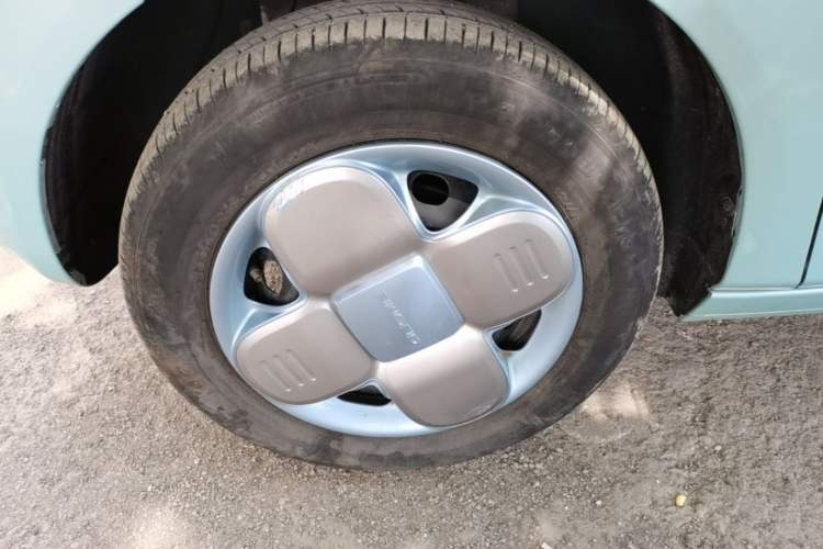 Used Geely Galaxy Panda 2023 Panda Mini 200km Endurance Bear Left Front Wheel Hub