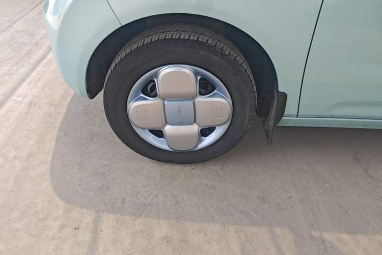 Used Geely Galaxy Panda 2023 Panda Mini 200km Endurance Bear Left Front Wheel Hub