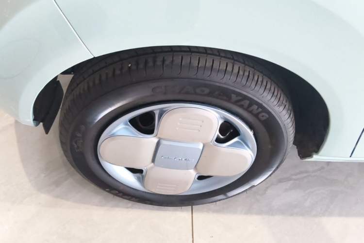 Used Geely Galaxy Panda 2023 Panda Mini 200km Endurance Bear Left Front Wheel Hub