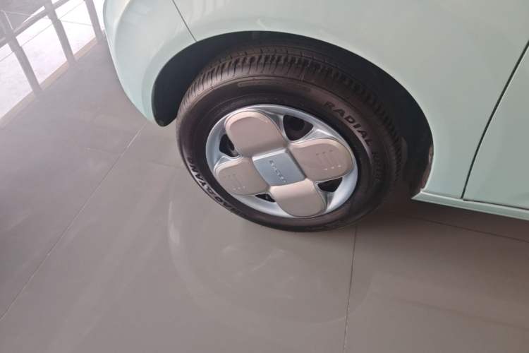 Used Geely Galaxy Panda 2023 Panda Mini 200km Endurance Bear Left Front Wheel Hub