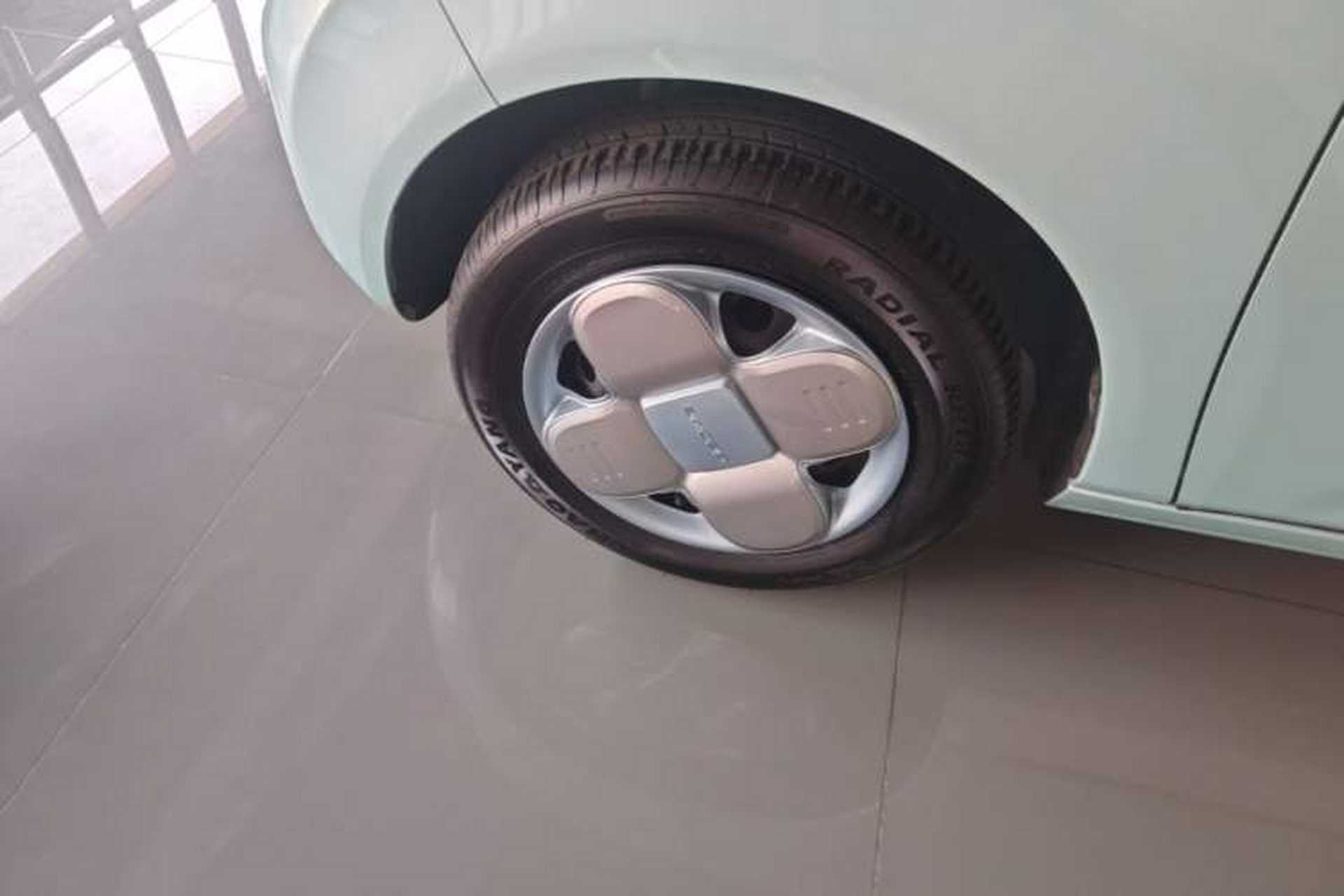 Used Geely Galaxy Panda 2023 Panda Mini 200km Endurance Bear Left Front Wheel Hub
